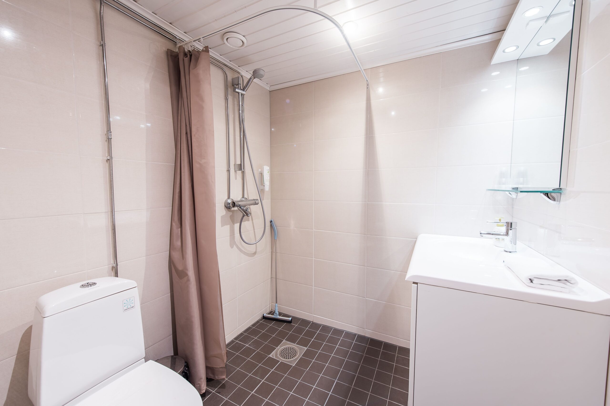 Messilä aittahuone 403 kylpyhuone